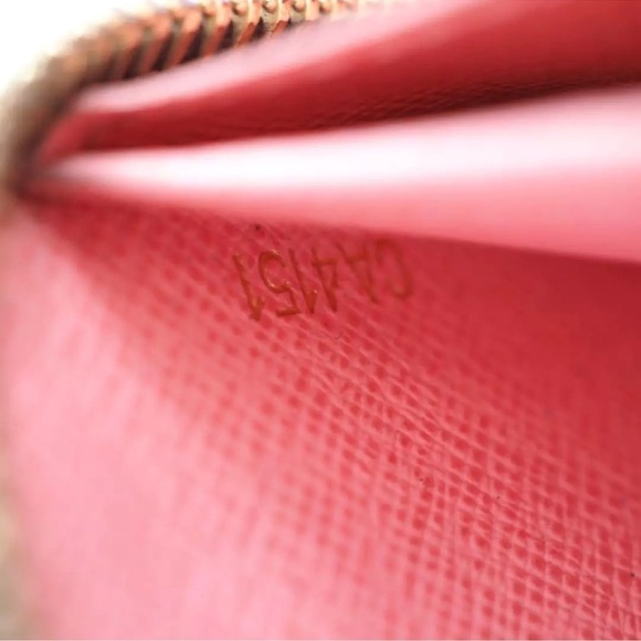 LOUIS VUITTON M60291 Monogram Animation Illustre Wallet Xmas Limited Edition - Picture 9 of 10